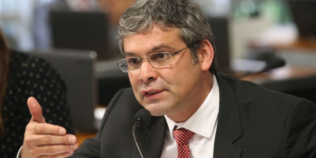 Líder do PT diz que PL da Anistia é "uma aberração contra a democracia"