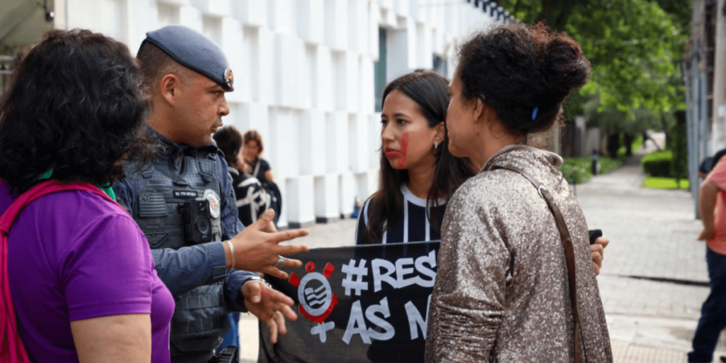 Mulheres fazem ato contra absolvição de Daniel Alves em SP