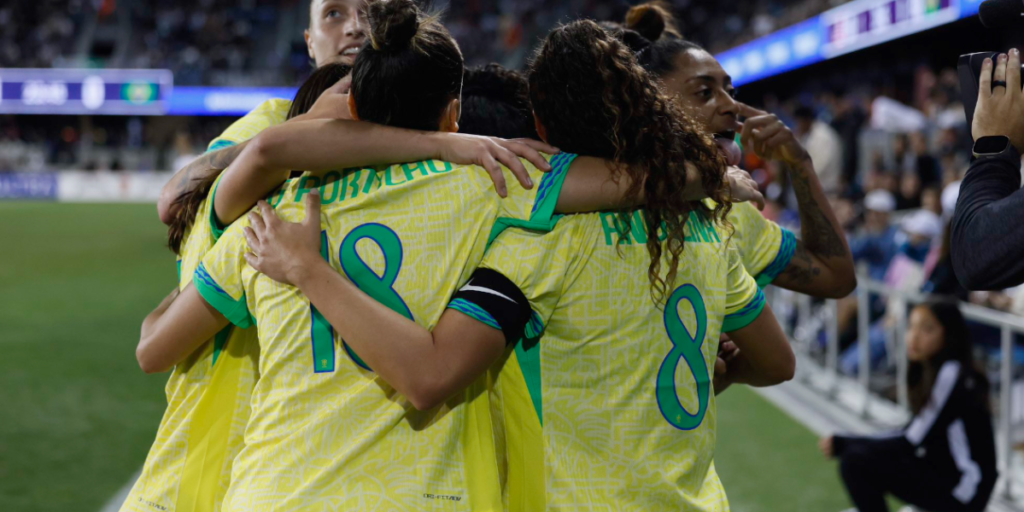 Com gol nos acréscimos, Brasil feminino volta a vencer os EUA após dez anos