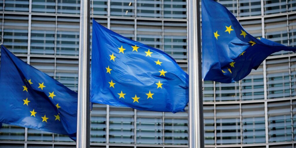 UE "tentará assinar acordos" com os EUA no domingo (13), diz porta-voz