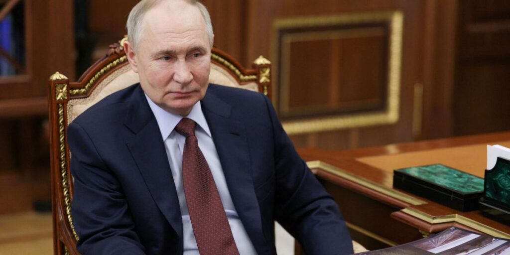 Governo russo diz que Putin está aberto a negociações de paz na Ucrânia