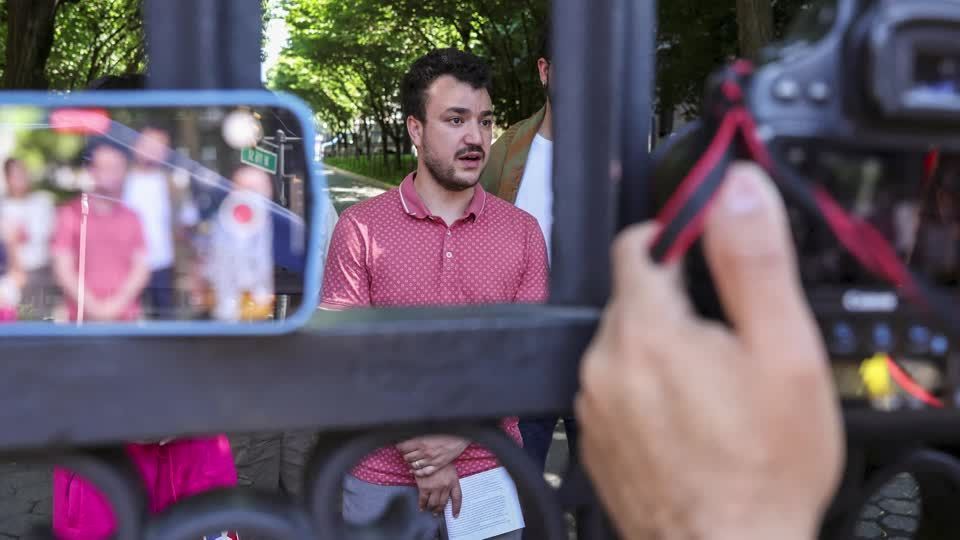 EUA: Juíza autoriza processo de deportação contra estudante palestino preso