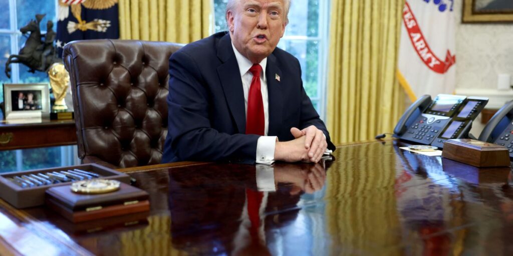 Trump recua de tarifas extras sobre smartphones e computadores