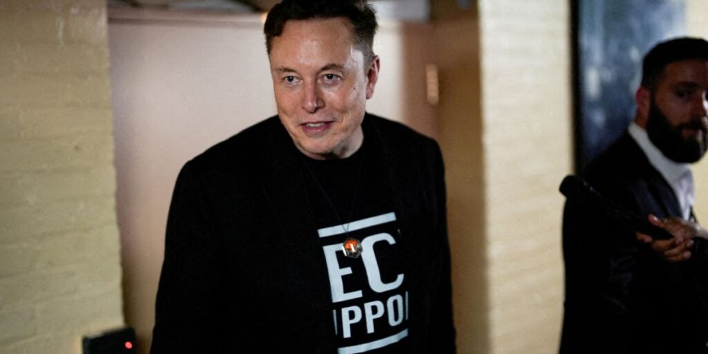 Departamento de Musk usa IA para espionar funcionários, dizem fontes