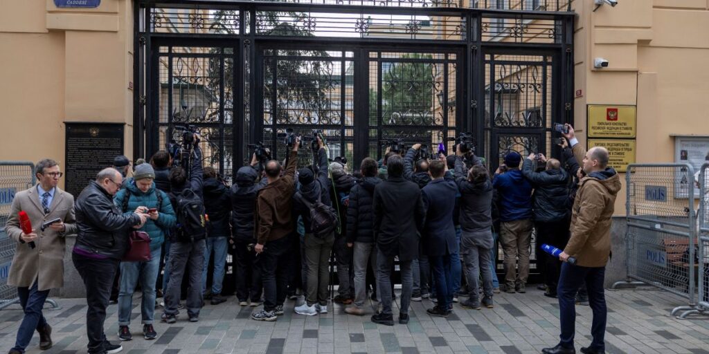 Delegações de EUA e Rússia conversam em Istambul sobre missões diplomáticas