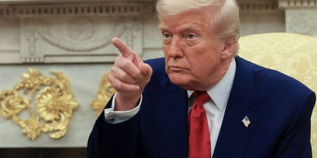 Waack: Revolução de Trump aproxima EUA de crise constitucional