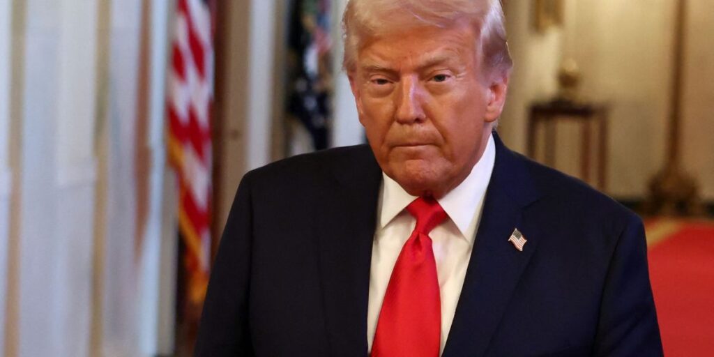 Trump diz não ter pressa por acordos e espera conclusão com UE