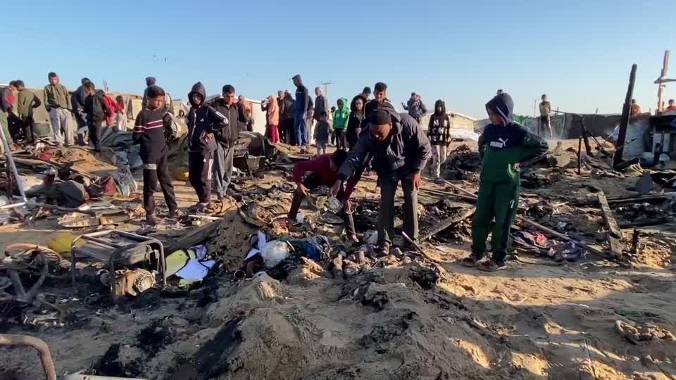 Ataques de Israel matam mais de 40 pessoas em campos de deslocados em Gaza