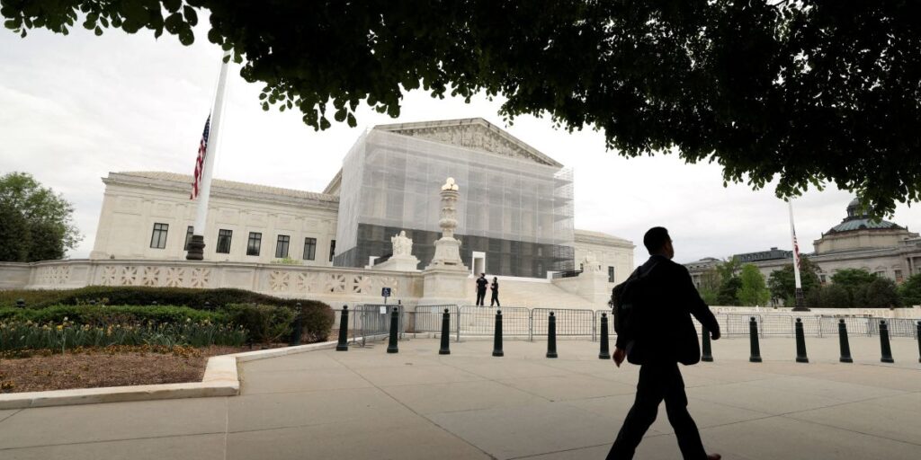 Trump pede à Suprema Corte dos EUA que proíba transgêneros no Exército