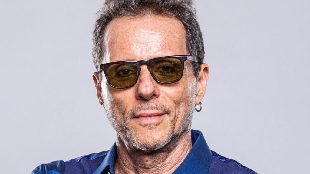 Tony Bellotto, dos Titãs, passa por cirurgia para retirada de tumor