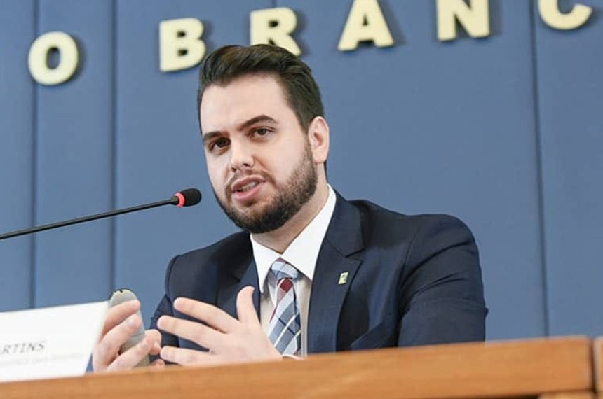 Filipe Martins é multado por publicação em rede social de seu advogado