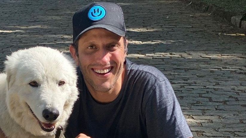 Quem é o ex-CEO da Hurb preso por furto de obras de arte no RJ