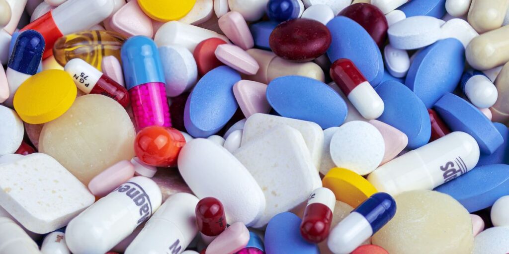 Justiça suspende autorização para farmacêuticos prescreverem remédios