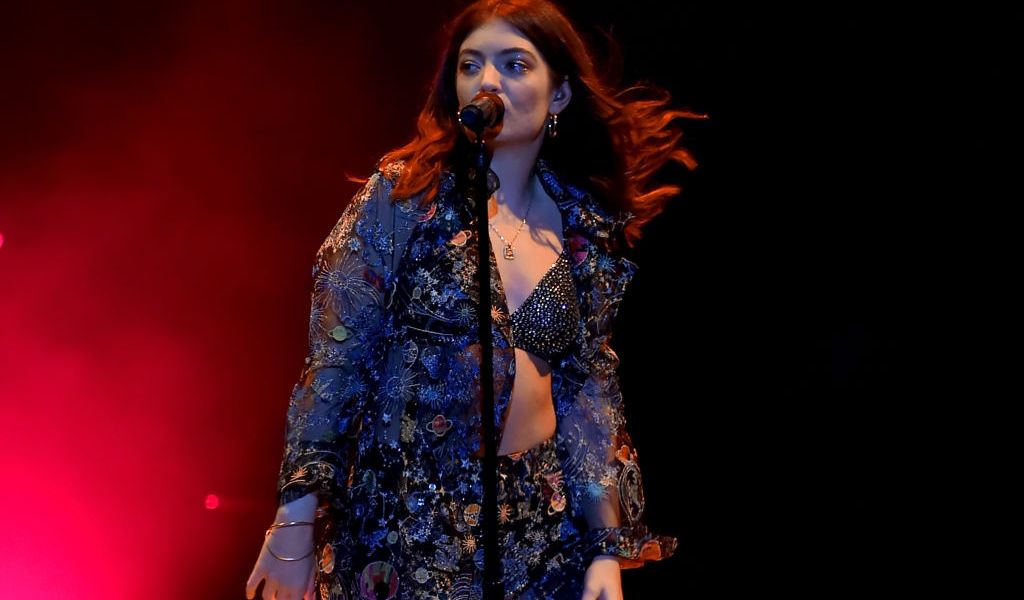 Lorde anuncia retorno à música com trecho de nova canção; ouça