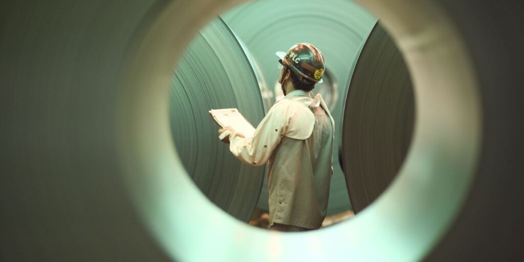 Importações de aço devem continuar em alta em abril, diz associação