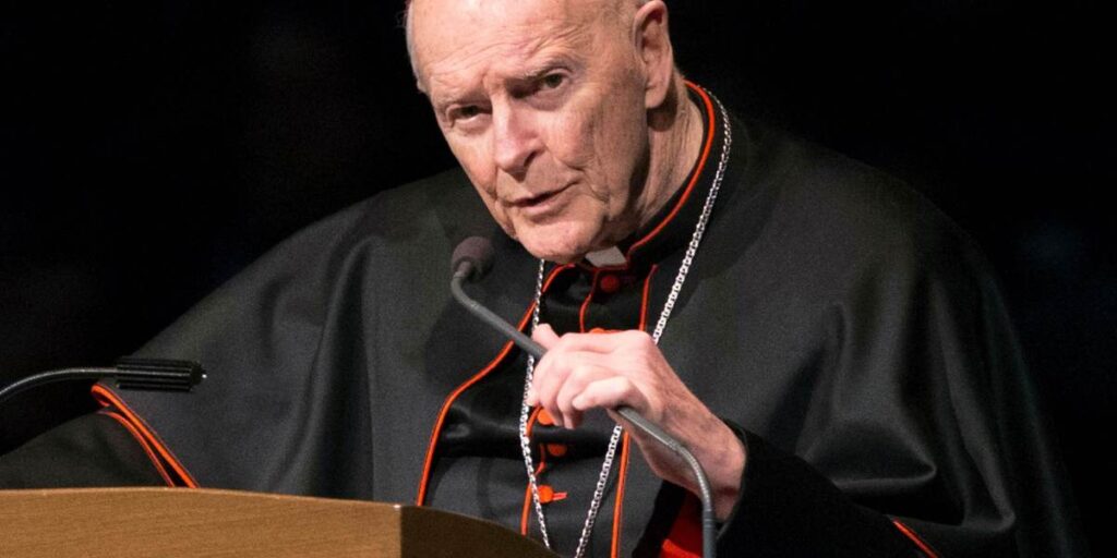 Theodore McCarrick, ex-cardeal acusado de abuso sexual, morre aos 94 anos