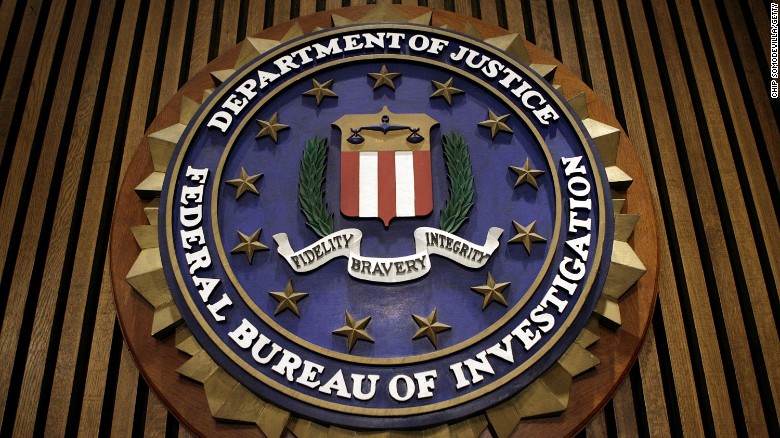 Adolescente teria matado os pais como parte de plano para assassinar Trump