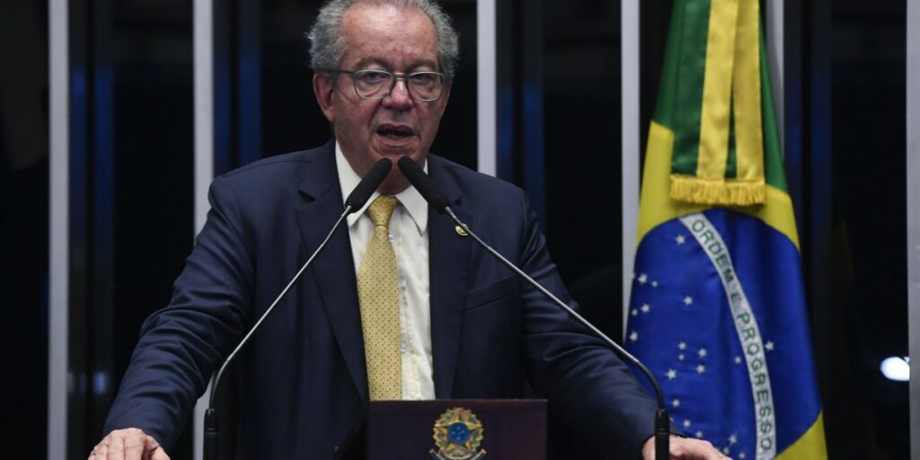 Dirigente do PSDB pede que 5 tucanos retirem apoio ao PL da anistia