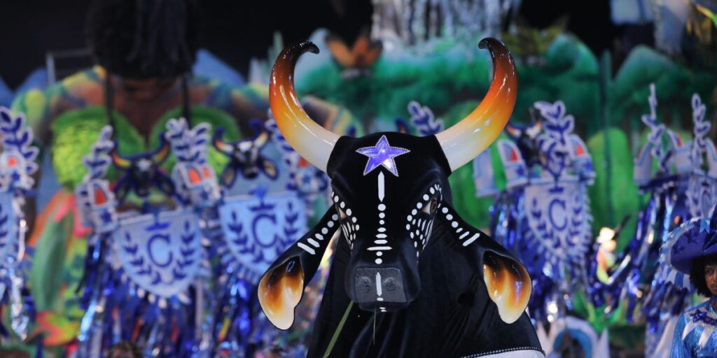 Boi Caprichoso faz primeiro ensaio do Festival de Parintins 2025 em Manaus