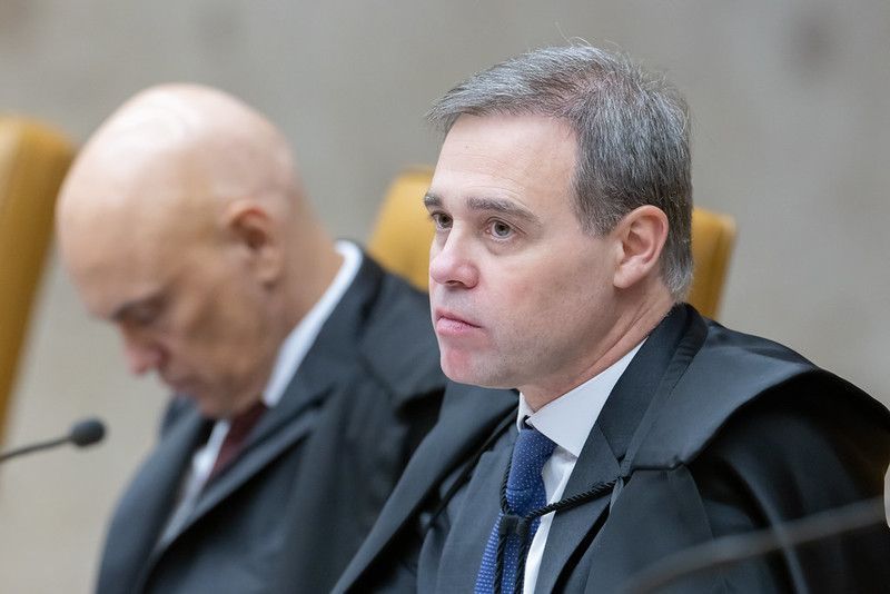 Mendonça diverge e vota para absolver 17 réus do 8 de Janeiro