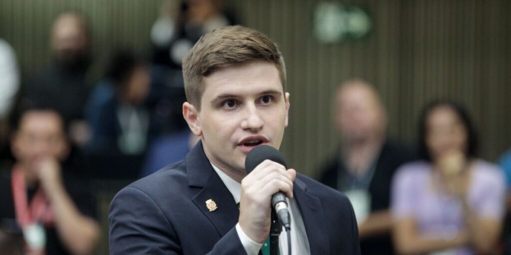 Lucas Pavanato aciona CNJ contra juíza que o condenou a indenizar estudante