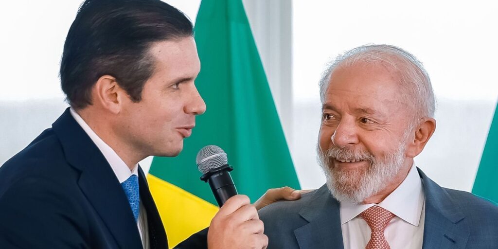 Hugo Motta leva tentativa de conciliação da anistia ao Planalto