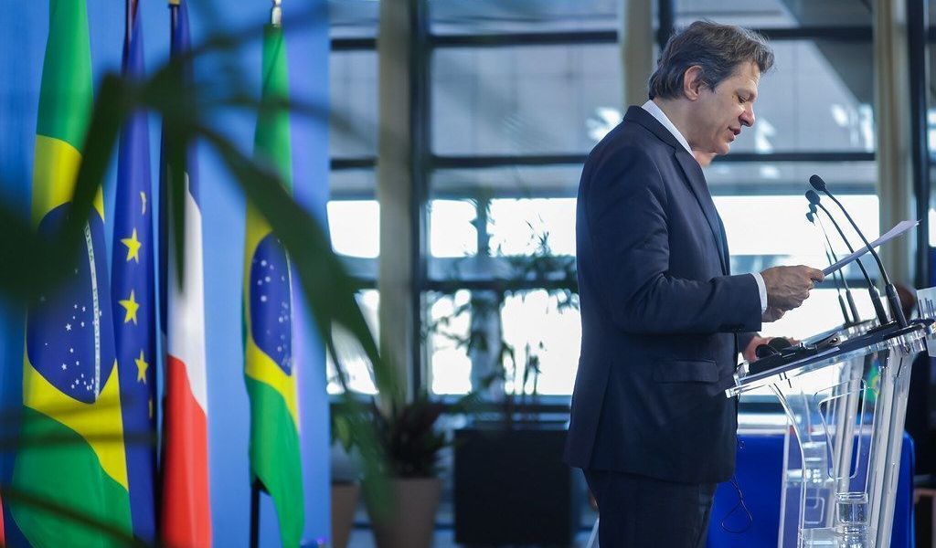 Parceria Brasil-França é crucial durante incerteza econômica, diz Haddad