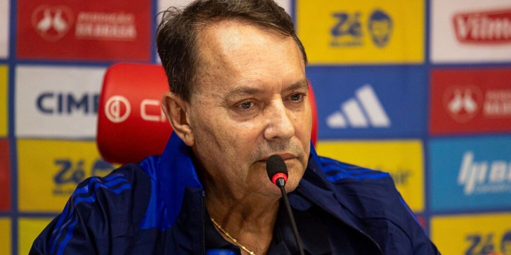 Dono do Cruzeiro marca reunião com jogadores após derrota para Mushuc Runa