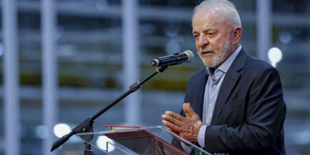 Lula evita ato, grava vídeo e adverte que sindicalistas devem se atualizar