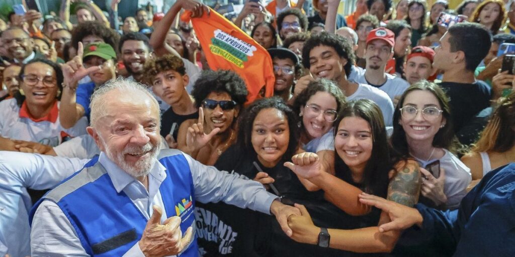 Elite deveria ter vergonha, diz Lula sobre investimento em educação