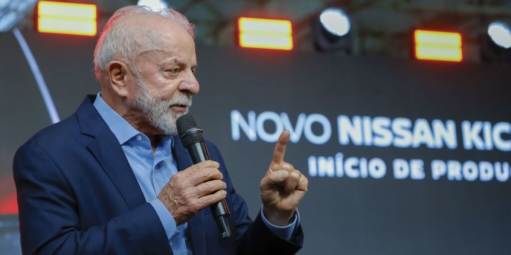 “País não pode viver eternamente de Bolsa Família”, diz Lula