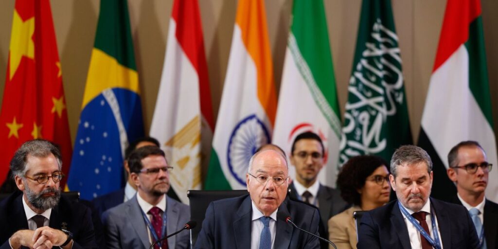 Brasil abre evento do Brics pedindo fim de guerras e de tensões