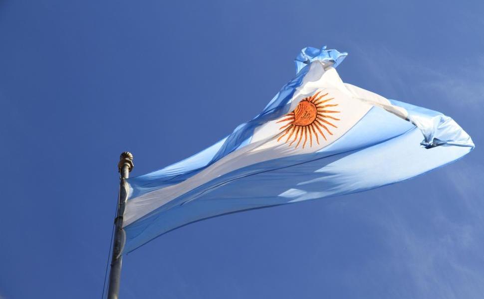 Inflação ao consumidor na Argentina sobe 3,7% em março ante fevereiro