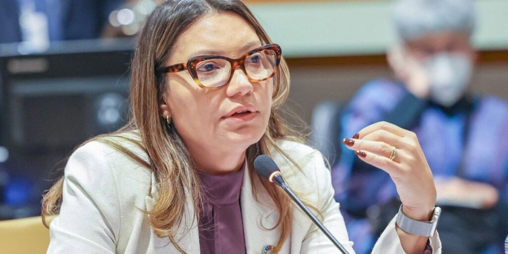 Janja pede regulamentação das redes após morte de criança por desodorante