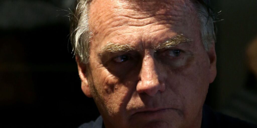 Quaest: 46% acreditam que Bolsonaro será preso; 43% acham que não será