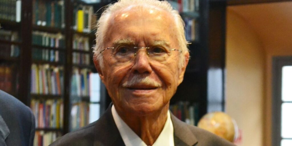 José Sarney completa 95 anos com festa em São Luís