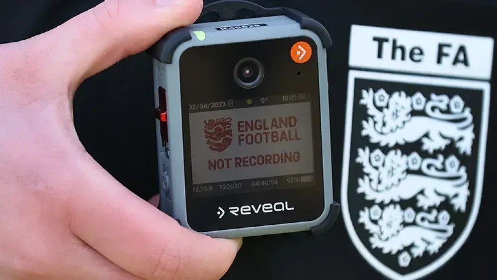 Árbitros do Mundial de Clubes usarão câmeras corporais, confirma Fifa