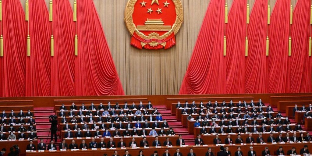 China promete apoiar empresas e trabalhadores afetados por tarifas