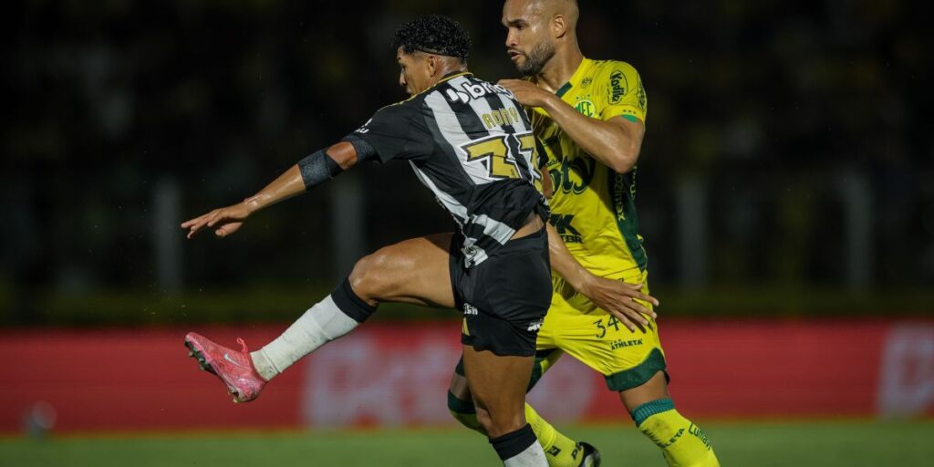 Atlético-MG sofre gol nos acréscimos e empata com Mirassol no Brasileirão