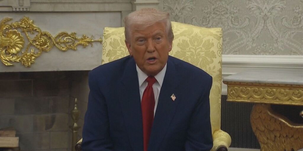 "Não estou feliz", diz Trump sobre ataques contínuos russos contra Ucrânia