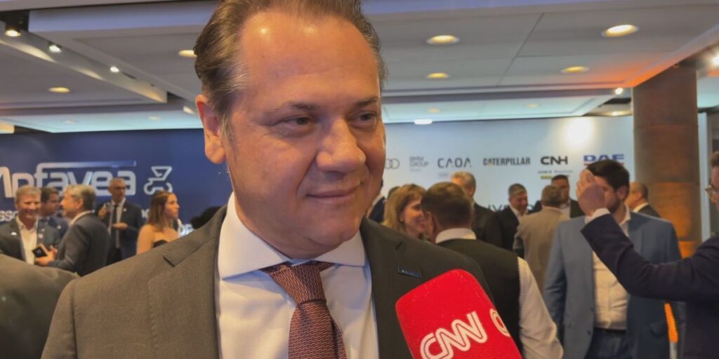 Juros são o maior inimigo do setor automotivo, diz presidente da Anfavea