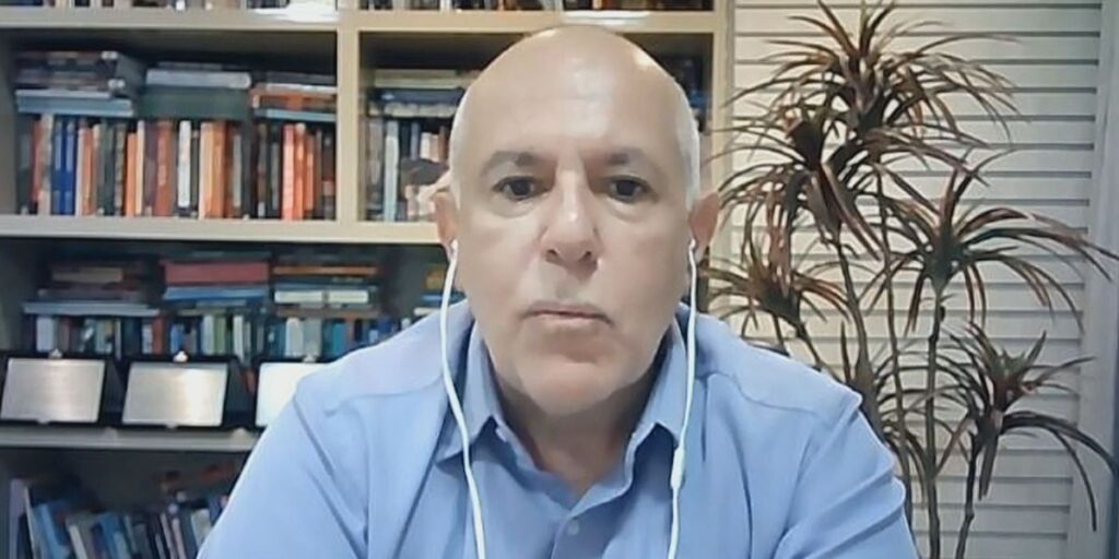 Tarifa estimada de Trump é erro grosseiro, afirma Roberto Dumas