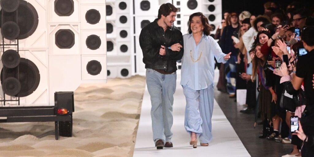 Betty Faria participa de desfile em homenagem a Tieta; veja como foi