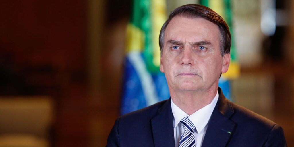 Datafolha: 67% dizem que Bolsonaro deveria desistir candidatura em 2026