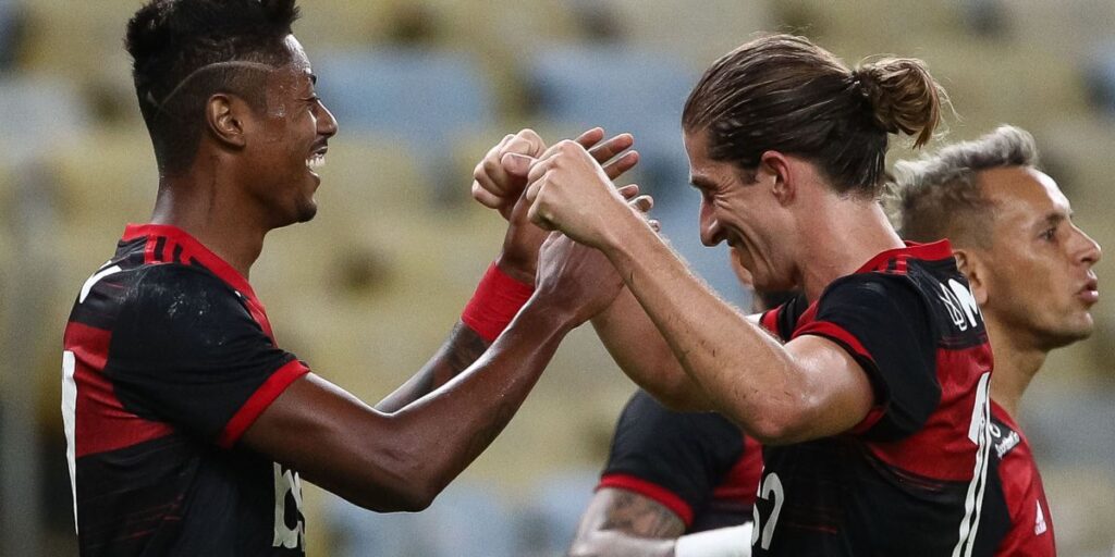Filipe Luís, do Flamengo, comenta caso Bruno Henrique: "Ele está normal"