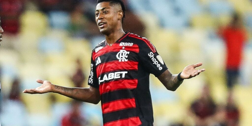 Indiciado pela PF, Bruno Henrique entra em goleada do Flamengo