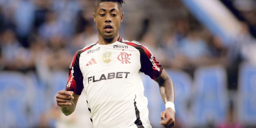 Indiciado pela PF, Bruno Henrique é relacionado para jogo do Flamengo