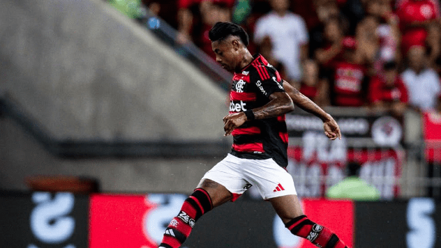 Bruno Henrique levou três cartões entre mensagem ao irmão e jogo com Santos