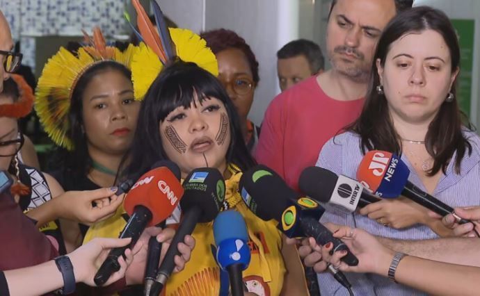 Célia Xakriabá pede ao STF investigação por ação contra indígenas no DF