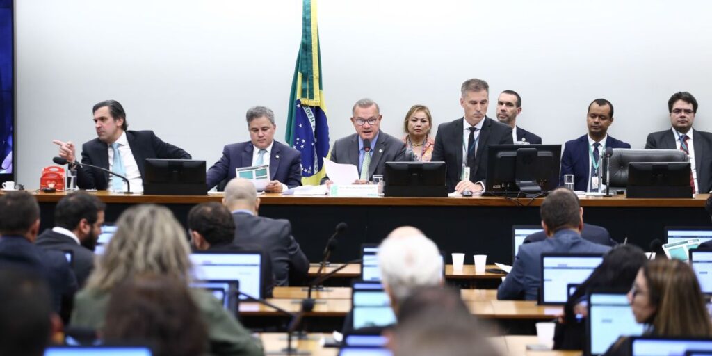 Efraim assume Comissão de Orçamento e MDB terá relatoria